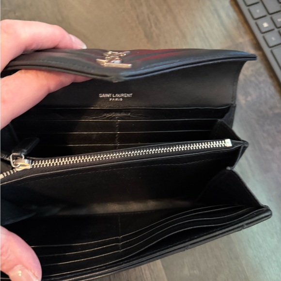 Yves Saint Laurent Quilted Black Wallet - Picture 5 of 8